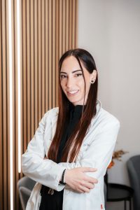 doctora belén tejedo cirujana capilar