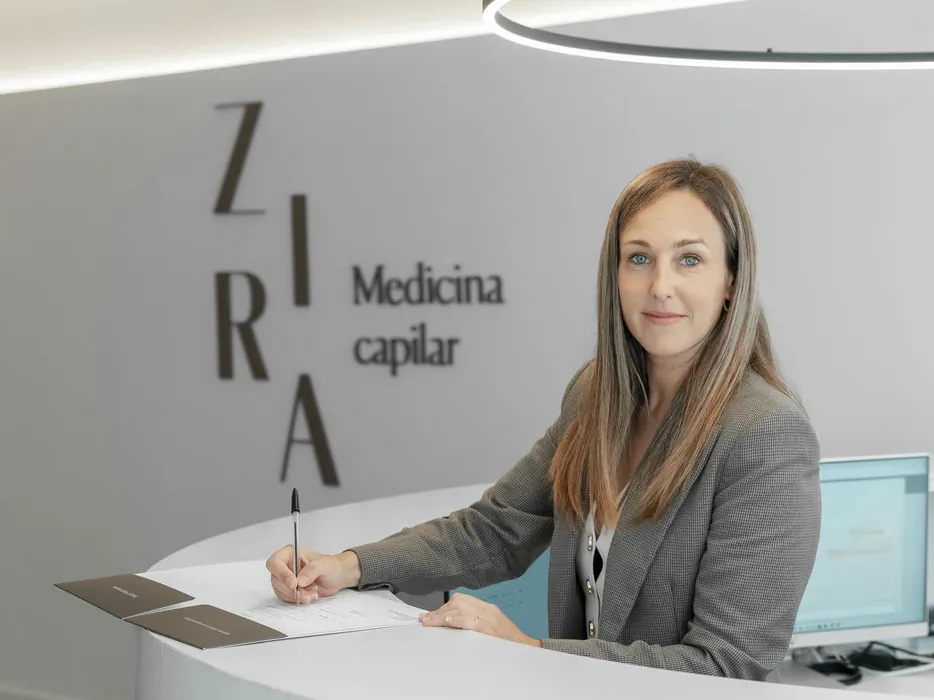 Recepción de ZIRA Medicina Capilar en Castellón